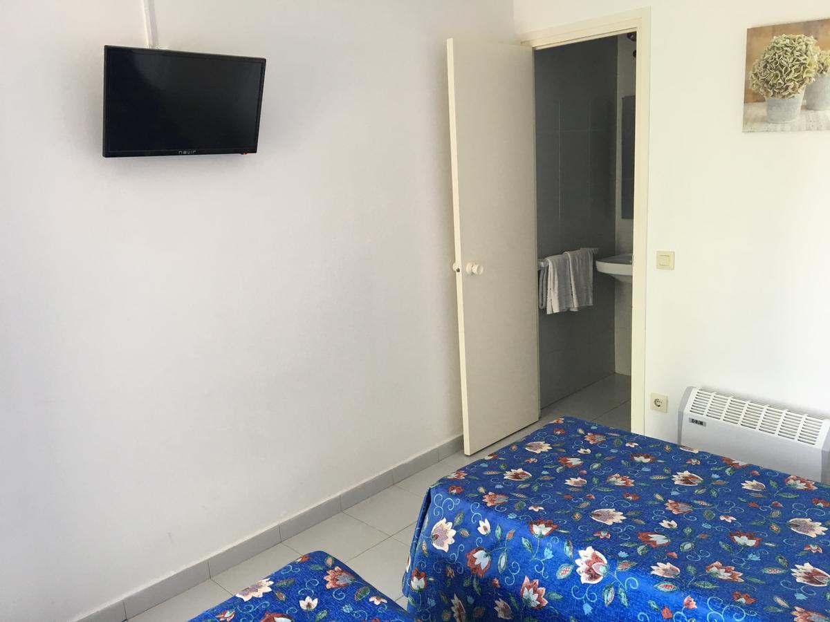 Hostal Univers Calella Luaran gambar