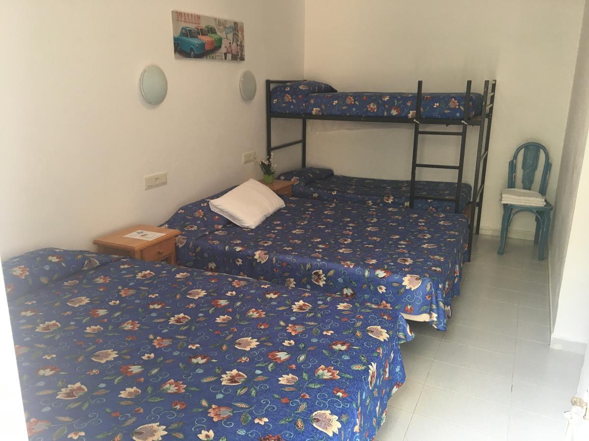 Hostal Univers Calella Luaran gambar