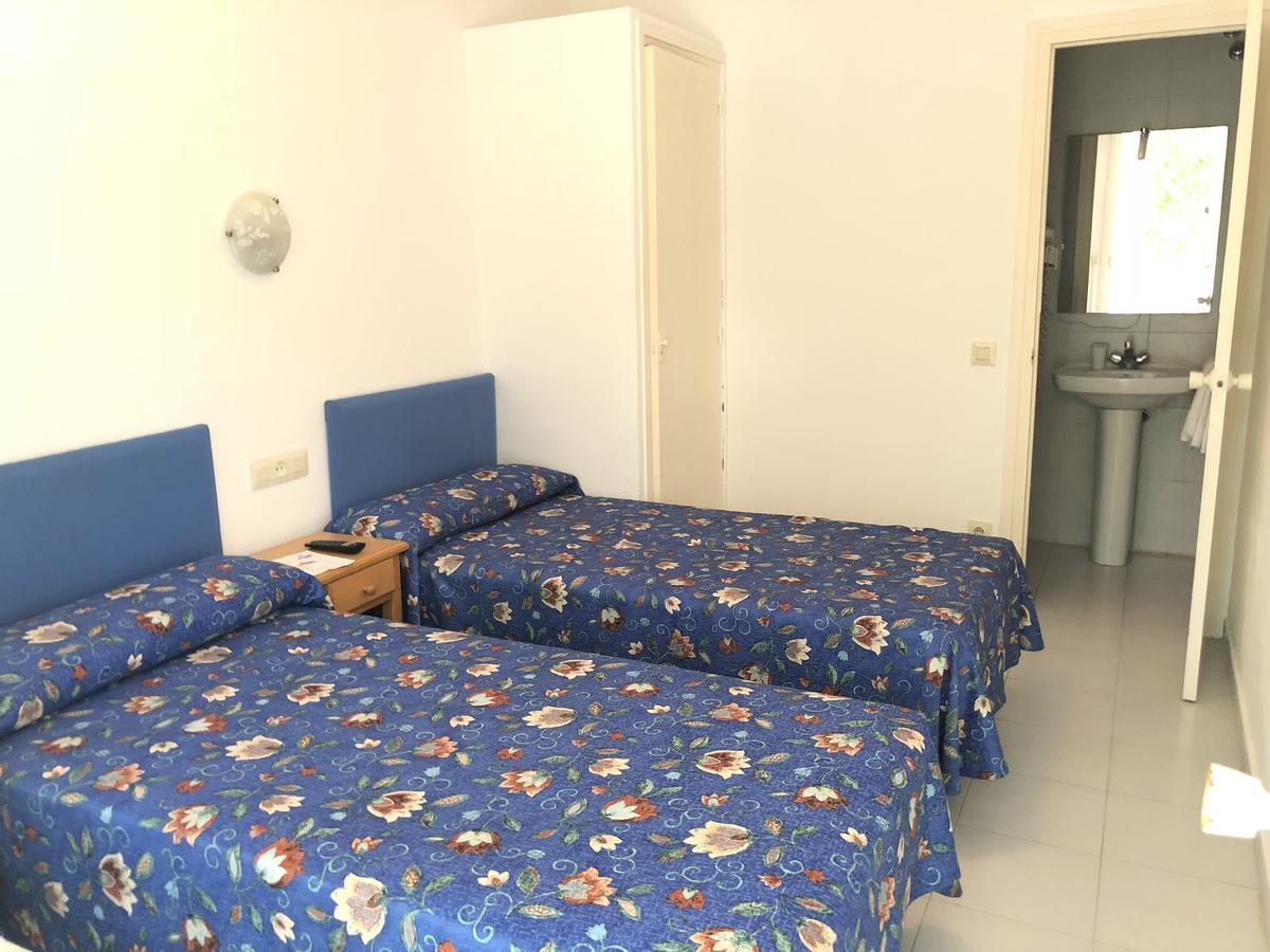 Hostal Univers Calella Luaran gambar