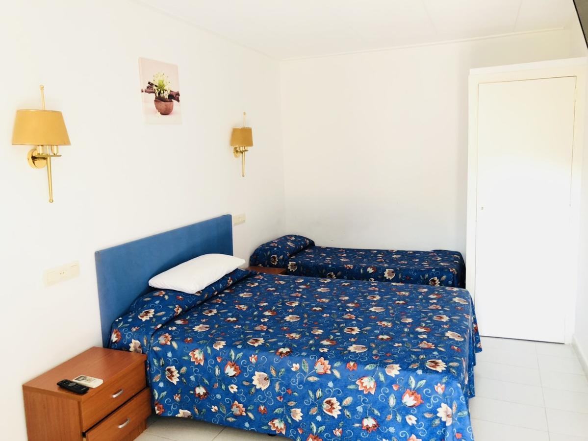 Hostal Univers Calella Luaran gambar