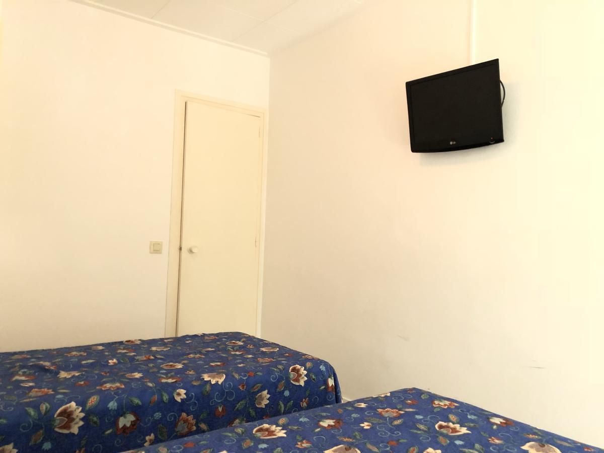 Hostal Univers Calella Luaran gambar