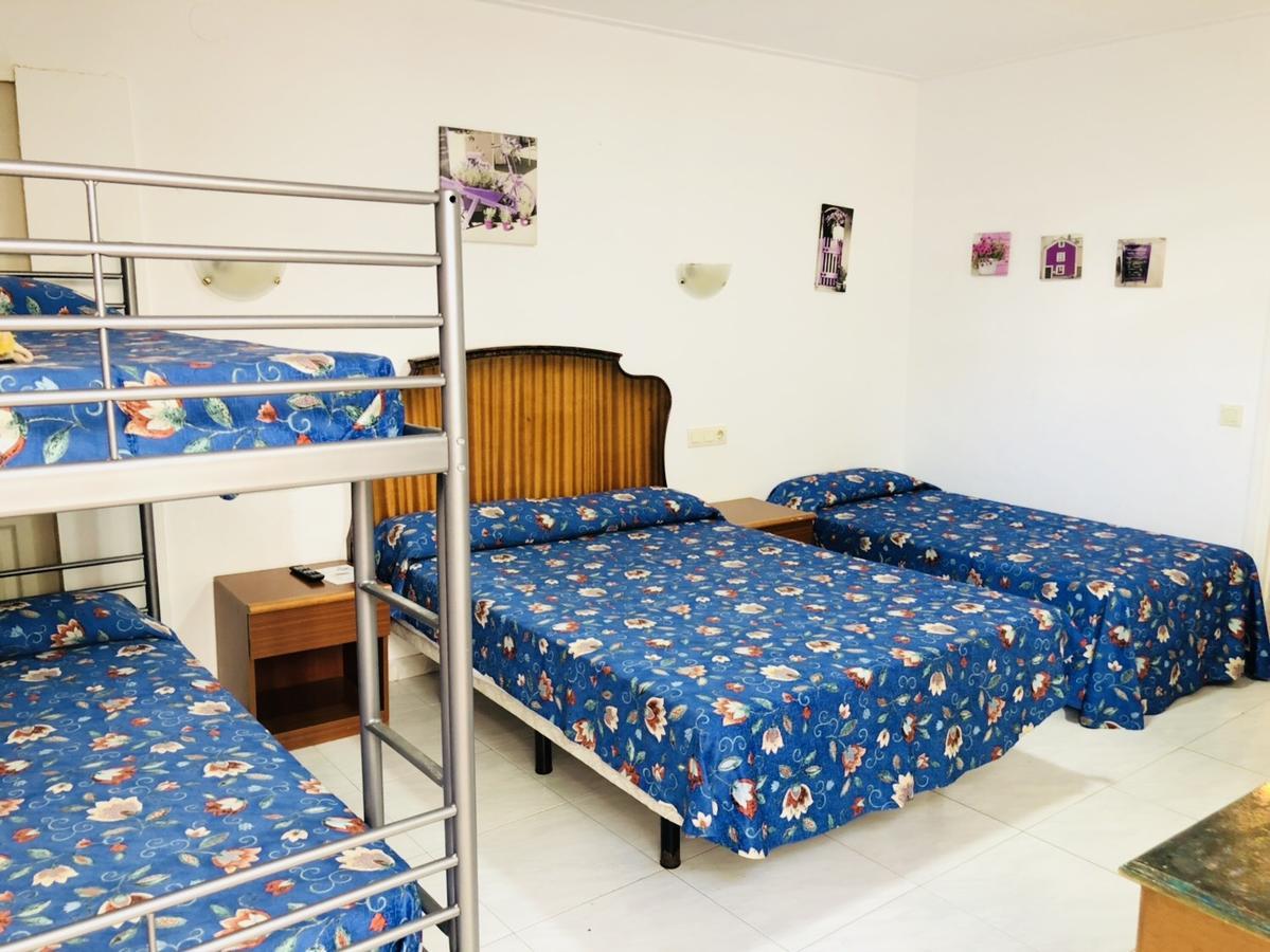 Hostal Univers Calella Luaran gambar