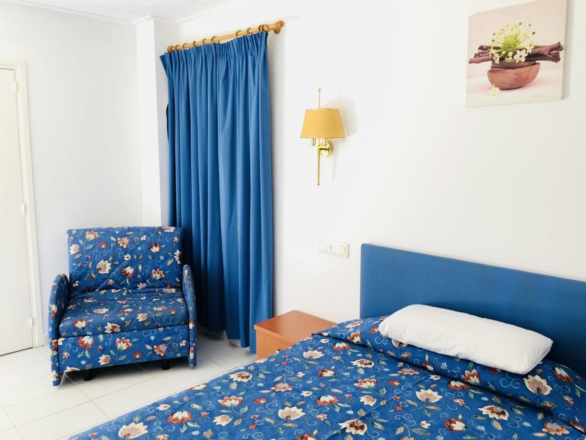 Hostal Univers Calella Luaran gambar