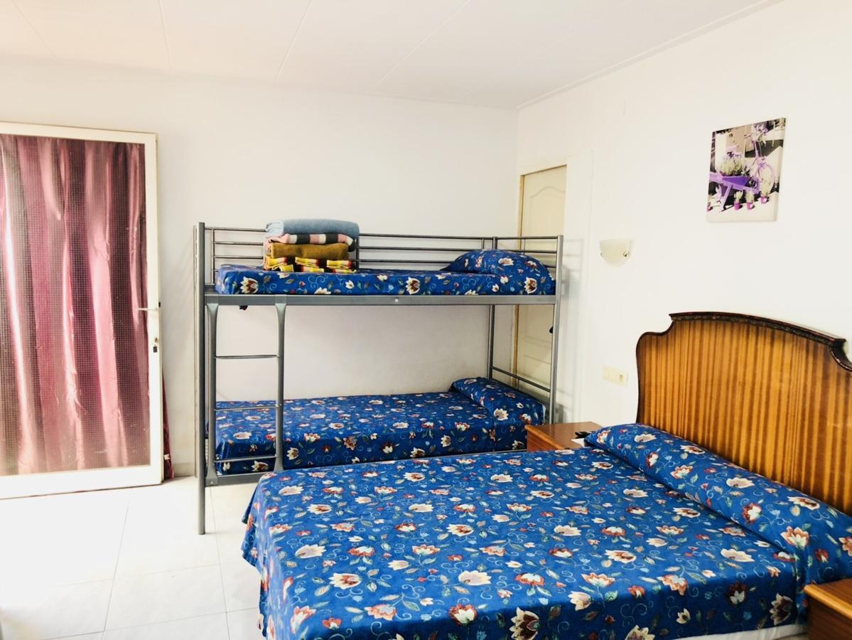 Hostal Univers Calella Luaran gambar